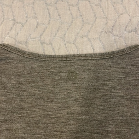 Lululemon Gray Cropped Twisted Front Top Size 4 - Picture 5 of 5